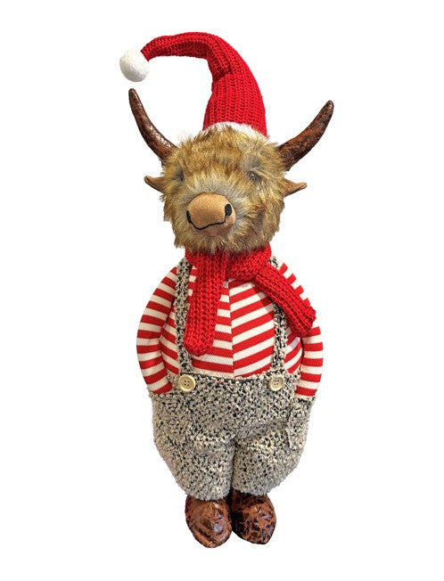 Stehendes Deko-Hochlandrind mit roter Weihnachtsmütze und gestreiftem Pullover (Produktfoto 1)