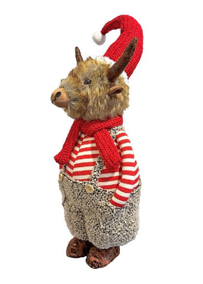 Stehendes Deko-Hochlandrind mit roter Weihnachtsmütze und gestreiftem Pullover (Produktfoto 2)