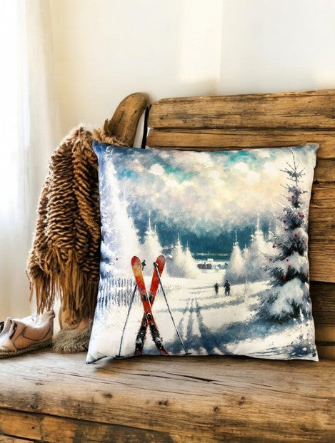 Kissen mit Skiern in verschneiter Winterlandschaft (Produktfoto 2)